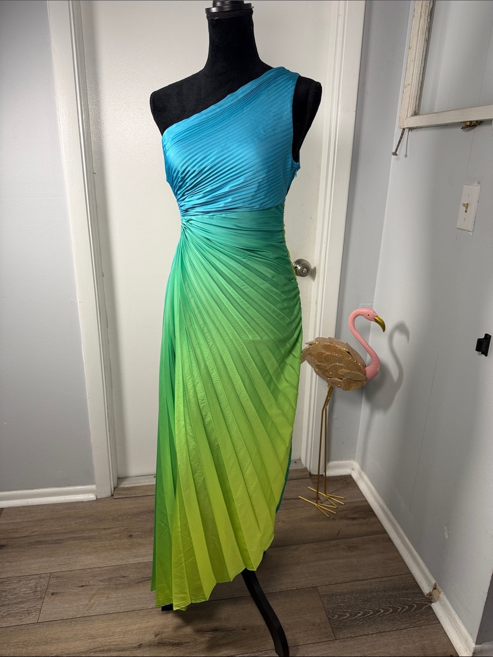 Lilly’s Kloset Ombré Pleated One Shoulder Cutout Maxi Dress Small